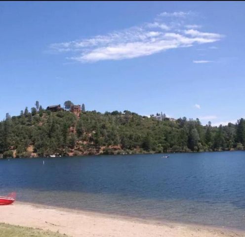 19418 Ferretti Road, Groveland, CA 95321