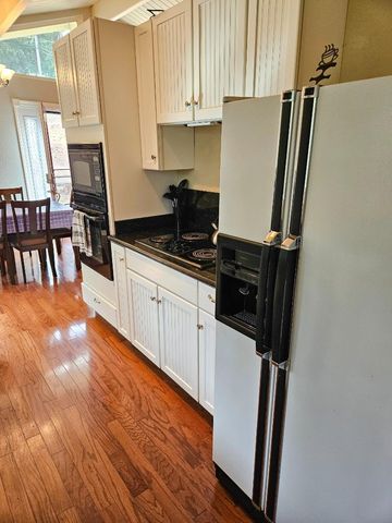 19418 Ferretti Road, Groveland, CA 95321