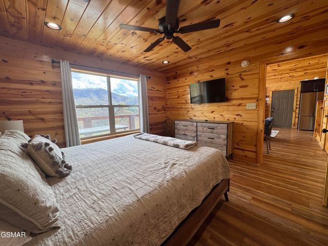 4228 Wears Valley Road, Sevierville, TN 37862