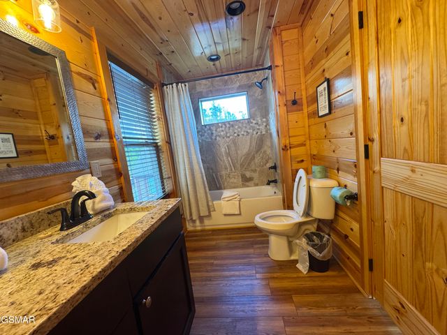 4228 Wears Valley Road, Sevierville, TN 37862