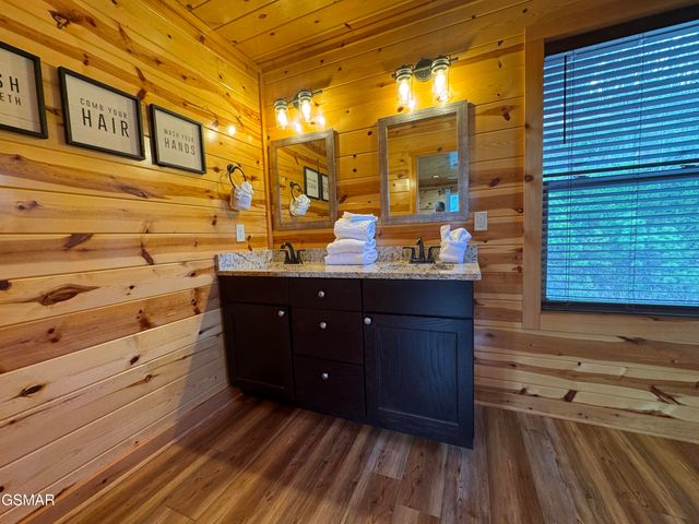 4228 Wears Valley Road, Sevierville, TN 37862