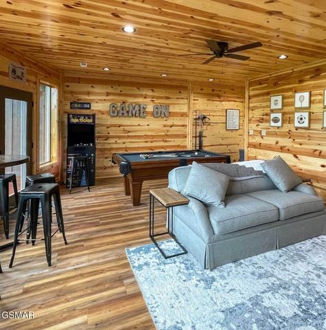 4228 Wears Valley Road, Sevierville, TN 37862