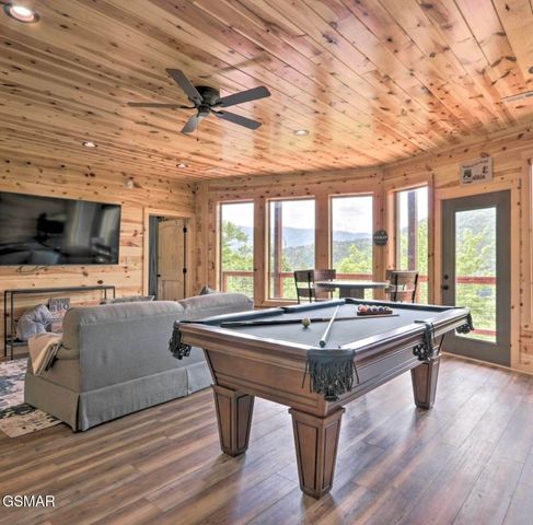 4228 Wears Valley Road, Sevierville, TN 37862