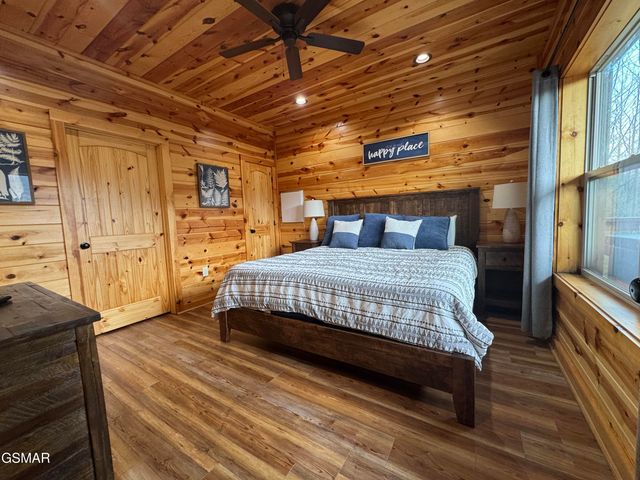 4228 Wears Valley Road, Sevierville, TN 37862