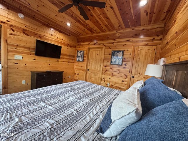 4228 Wears Valley Road, Sevierville, TN 37862