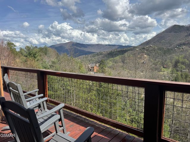 4228 Wears Valley Road, Sevierville, TN 37862