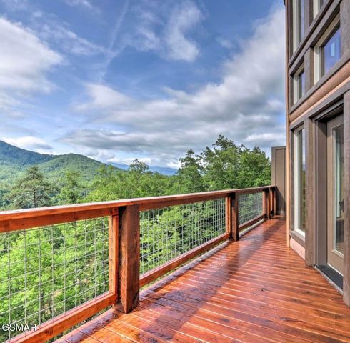 4228 Wears Valley Road, Sevierville, TN 37862