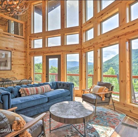 4228 Wears Valley Road, Sevierville, TN 37862