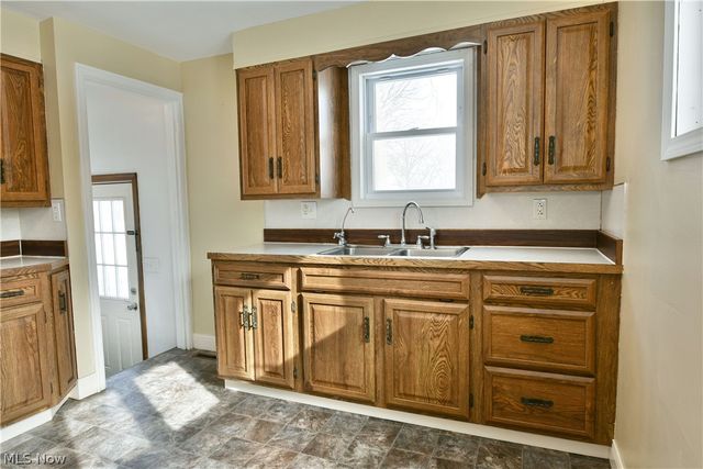 3109 Woodbine Avenue SE, Warren, OH 44484