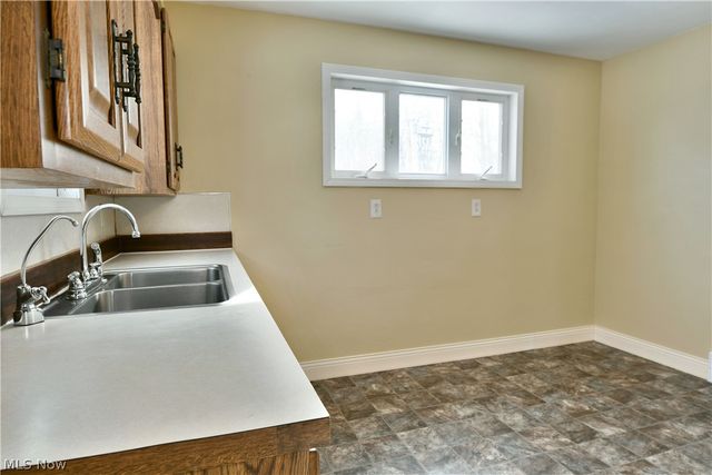 3109 Woodbine Avenue SE, Warren, OH 44484