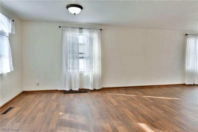 3109 Woodbine Avenue SE, Warren, OH 44484