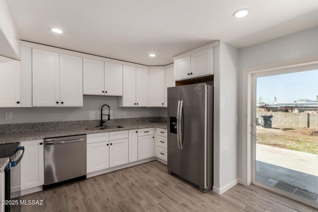 7601 N Shirley Place, Tucson, AZ 85741