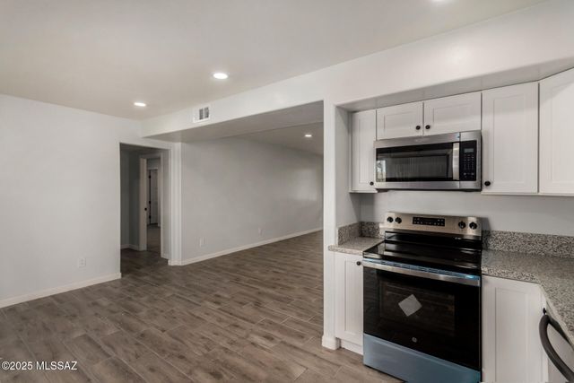 7601 N Shirley Place, Tucson, AZ 85741