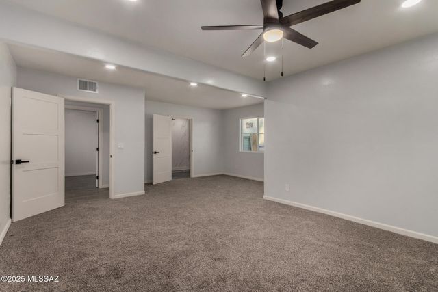 7601 N Shirley Place, Tucson, AZ 85741