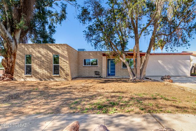 7601 N Shirley Place, Tucson, AZ 85741