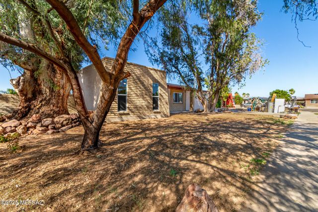 7601 N Shirley Place, Tucson, AZ 85741