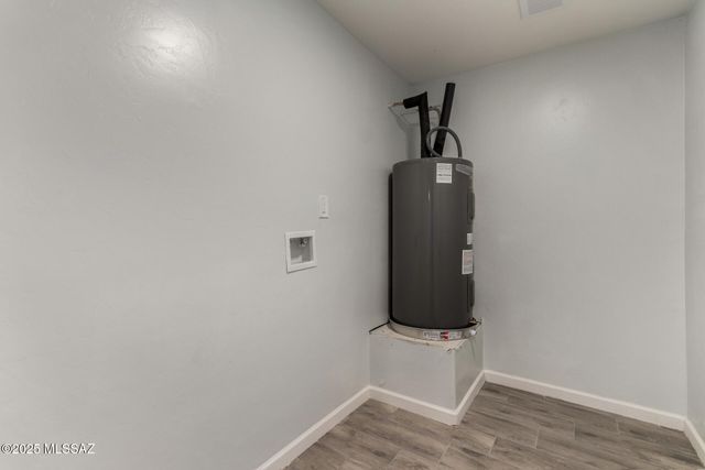 7601 N Shirley Place, Tucson, AZ 85741