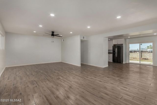 7601 N Shirley Place, Tucson, AZ 85741