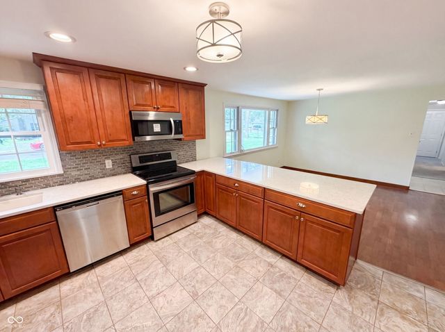 1537 W 74th Place, Indianapolis, IN 46260