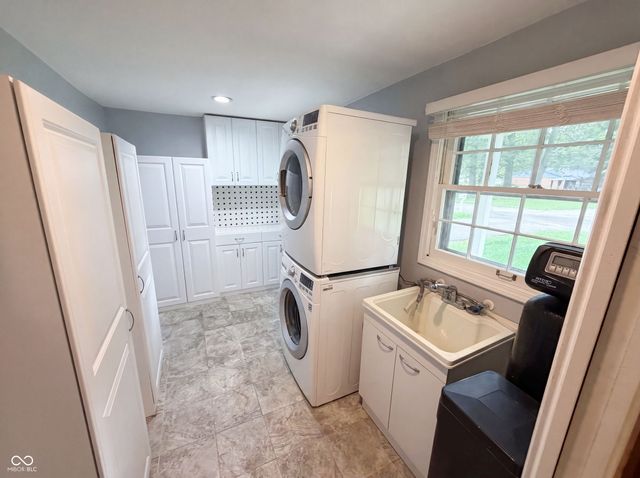 1537 W 74th Place, Indianapolis, IN 46260