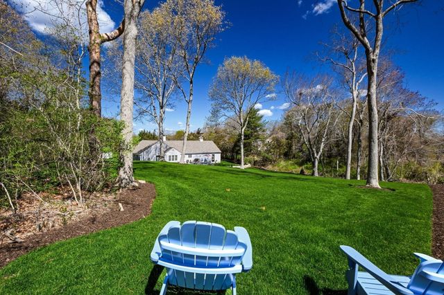 9 Coach Ln, Sandwich, MA 02563