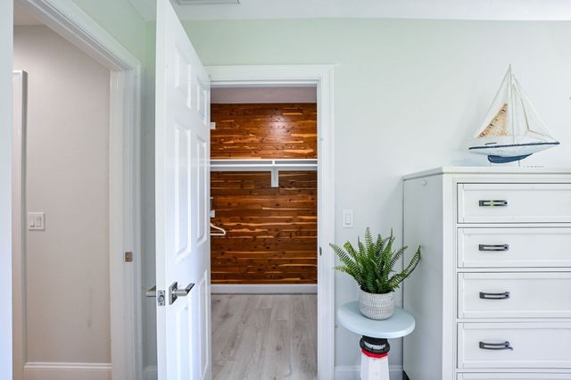 9 Coach Ln, Sandwich, MA 02563