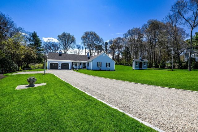 9 Coach Ln, Sandwich, MA 02563