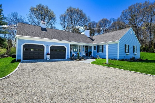 9 Coach Ln, Sandwich, MA 02563