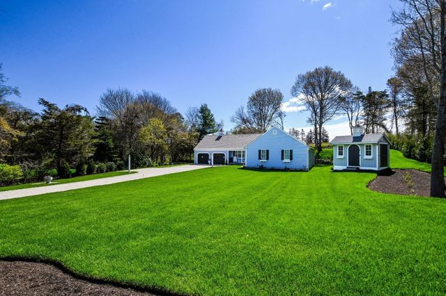 9 Coach Ln, Sandwich, MA 02563