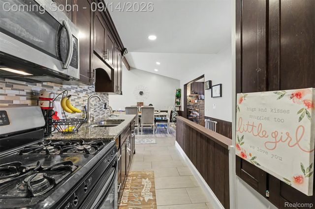 5741 Fairwood Drive, Dearborn Heights, MI 48127