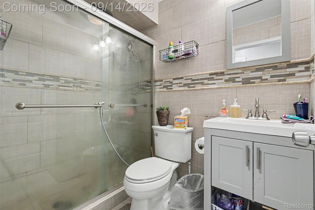 5741 Fairwood Drive, Dearborn Heights, MI 48127