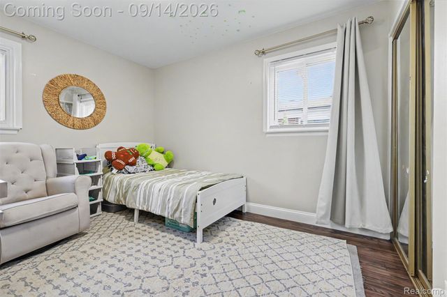 5741 Fairwood Drive, Dearborn Heights, MI 48127