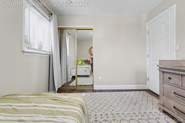 5741 Fairwood Drive, Dearborn Heights, MI 48127