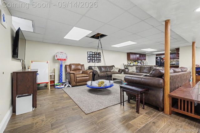 5741 Fairwood Drive, Dearborn Heights, MI 48127