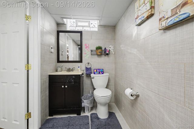 5741 Fairwood Drive, Dearborn Heights, MI 48127