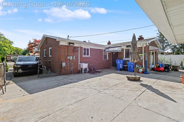 5741 Fairwood Drive, Dearborn Heights, MI 48127