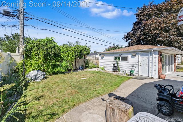5741 Fairwood Drive, Dearborn Heights, MI 48127