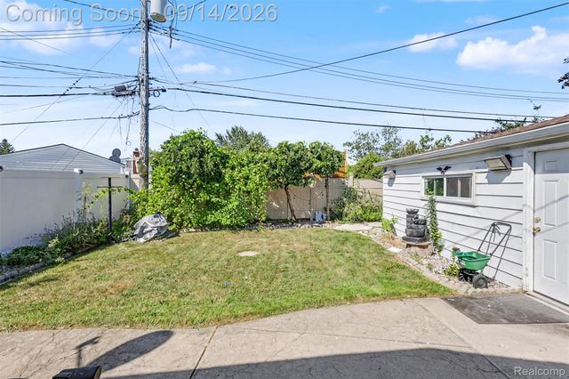 5741 Fairwood Drive, Dearborn Heights, MI 48127