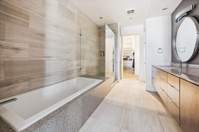 3331 D'amico Street 404, Houston, TX 77019