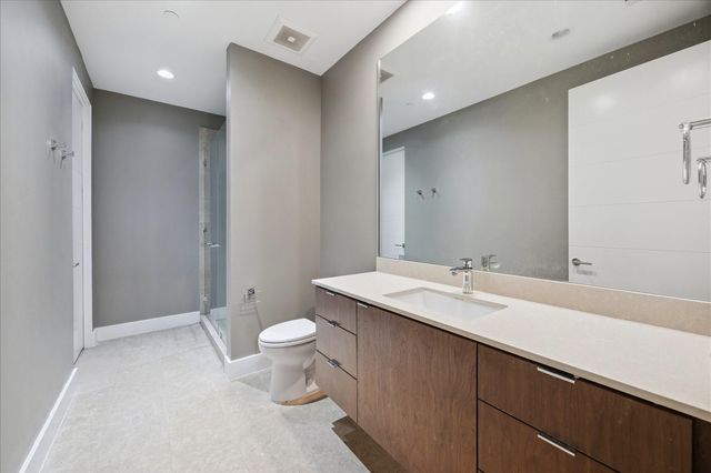 3331 D'amico Street 404, Houston, TX 77019