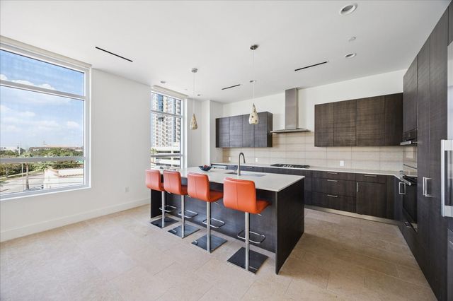 3331 D'amico Street 404, Houston, TX 77019