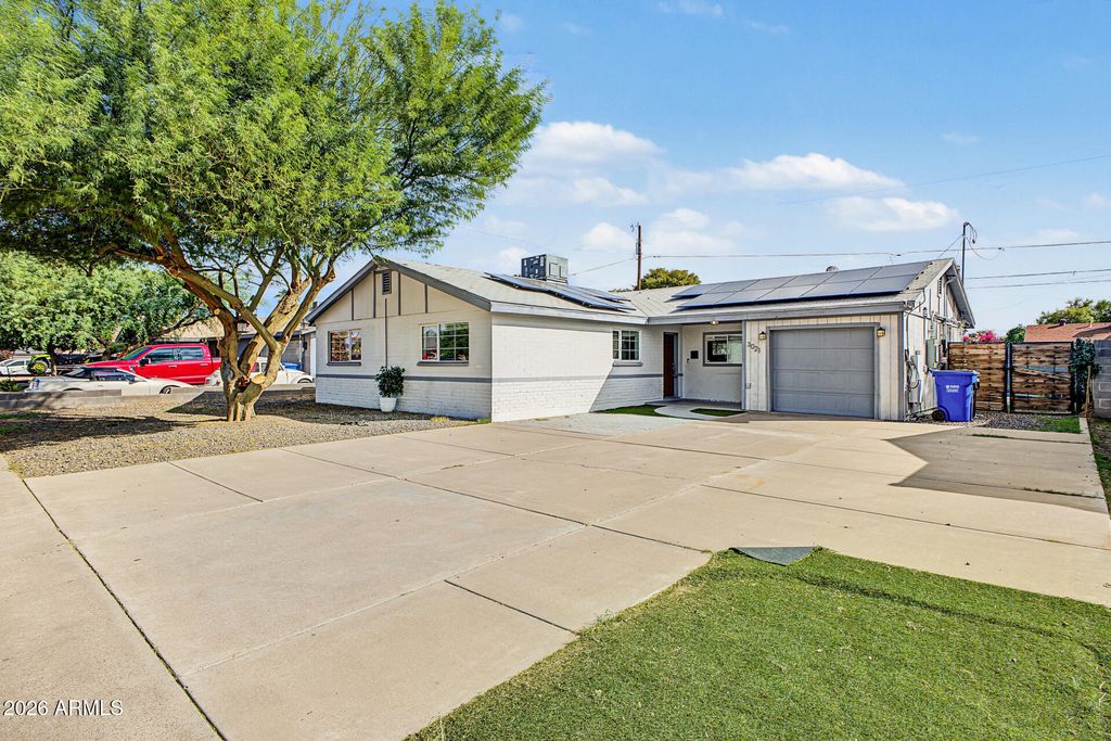 3021 W BLOOMFIELD Road, Phoenix, AZ 85029 — exterior