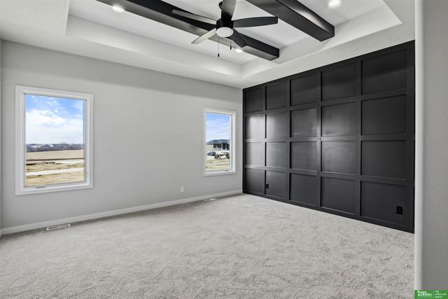 5614 N 198th Street, Elkhorn, NE 68022