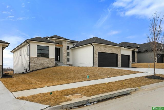 5614 N 198th Street, Elkhorn, NE 68022