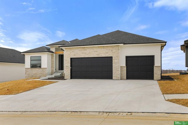 5614 N 198th Street, Elkhorn, NE 68022