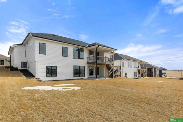 5614 N 198th Street, Elkhorn, NE 68022