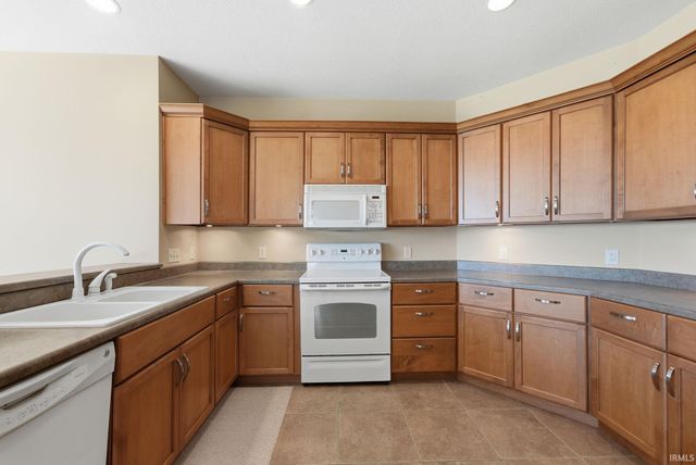8518 Valencia Place, Fort Wayne, IN 46835