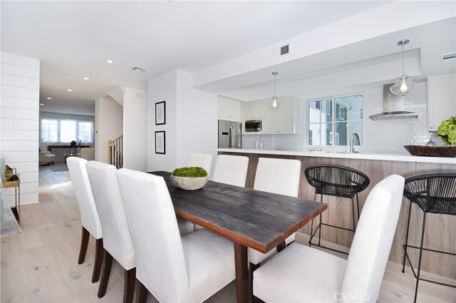 4641 Cahuenga Boulevard, Toluca Lake, CA 91602