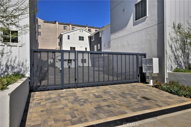 4641 Cahuenga Boulevard, Toluca Lake, CA 91602