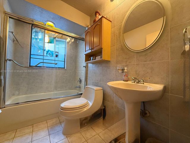 8449 NW 78th Ct, Tamarac, FL 33321